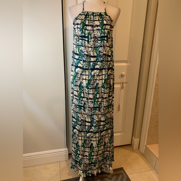 Aakaa Halter Neck Maxi Dress ๐ - Picture 2 of 6